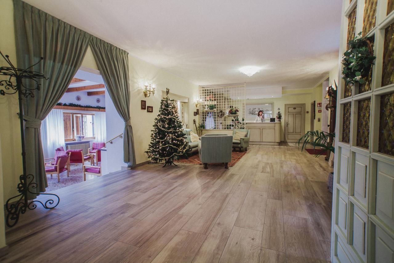 Hotel Tirolo Sestola Esterno foto